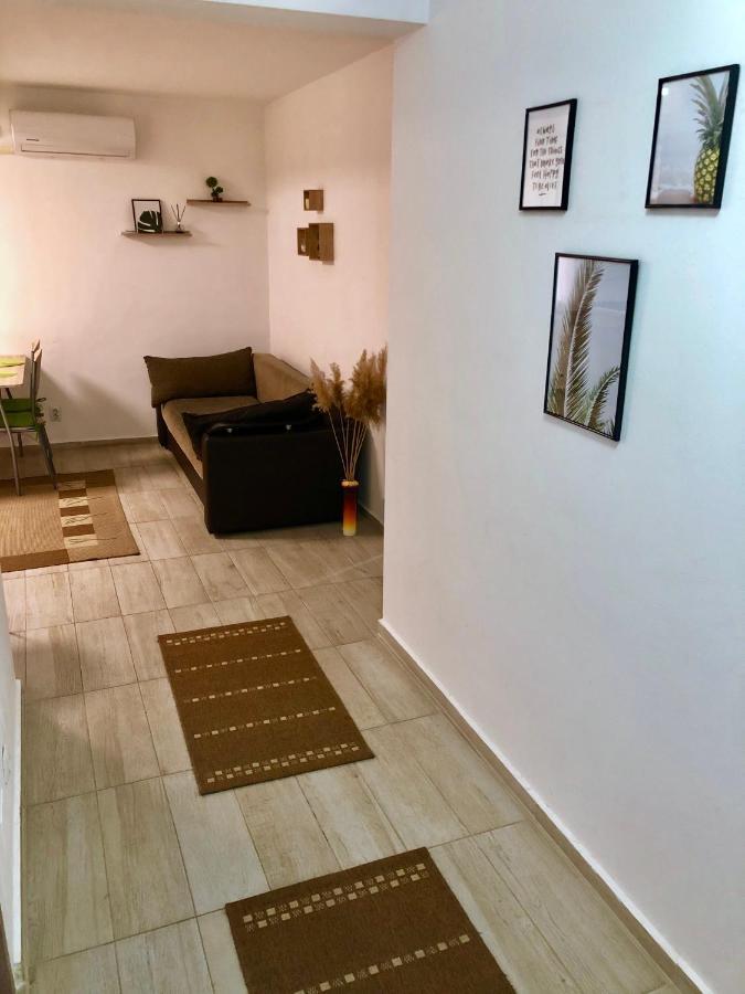 City Break Maya Apartment Орадя Экстерьер фото