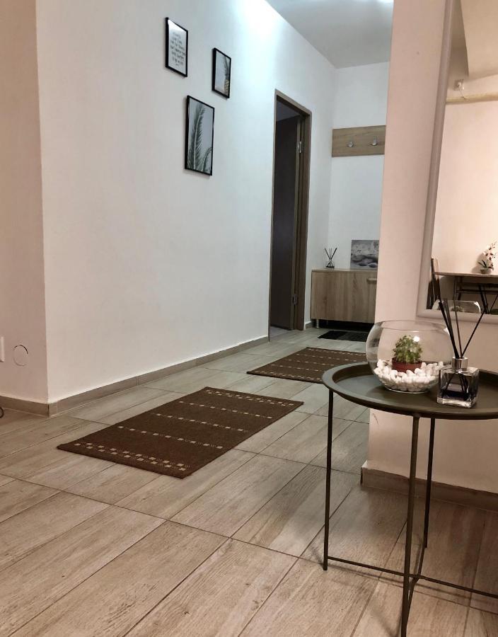 City Break Maya Apartment Орадя Экстерьер фото
