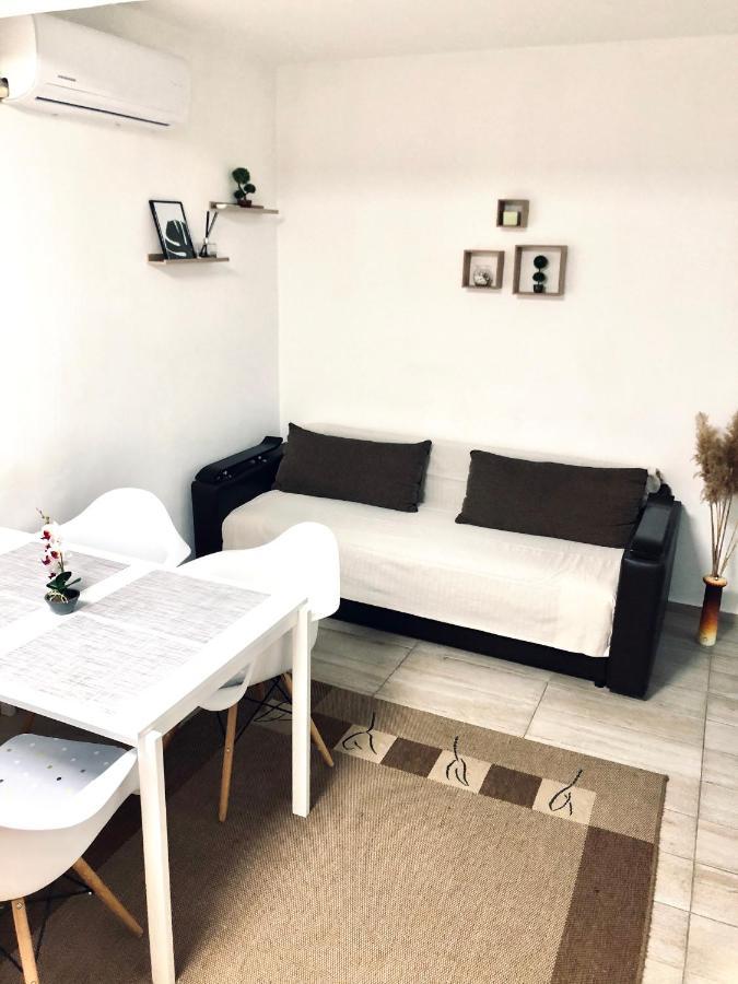 City Break Maya Apartment Орадя Экстерьер фото